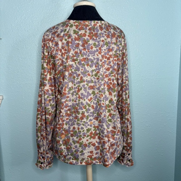 Democracy Long Sleeve Floral Blouse - Picture 3 of 11
